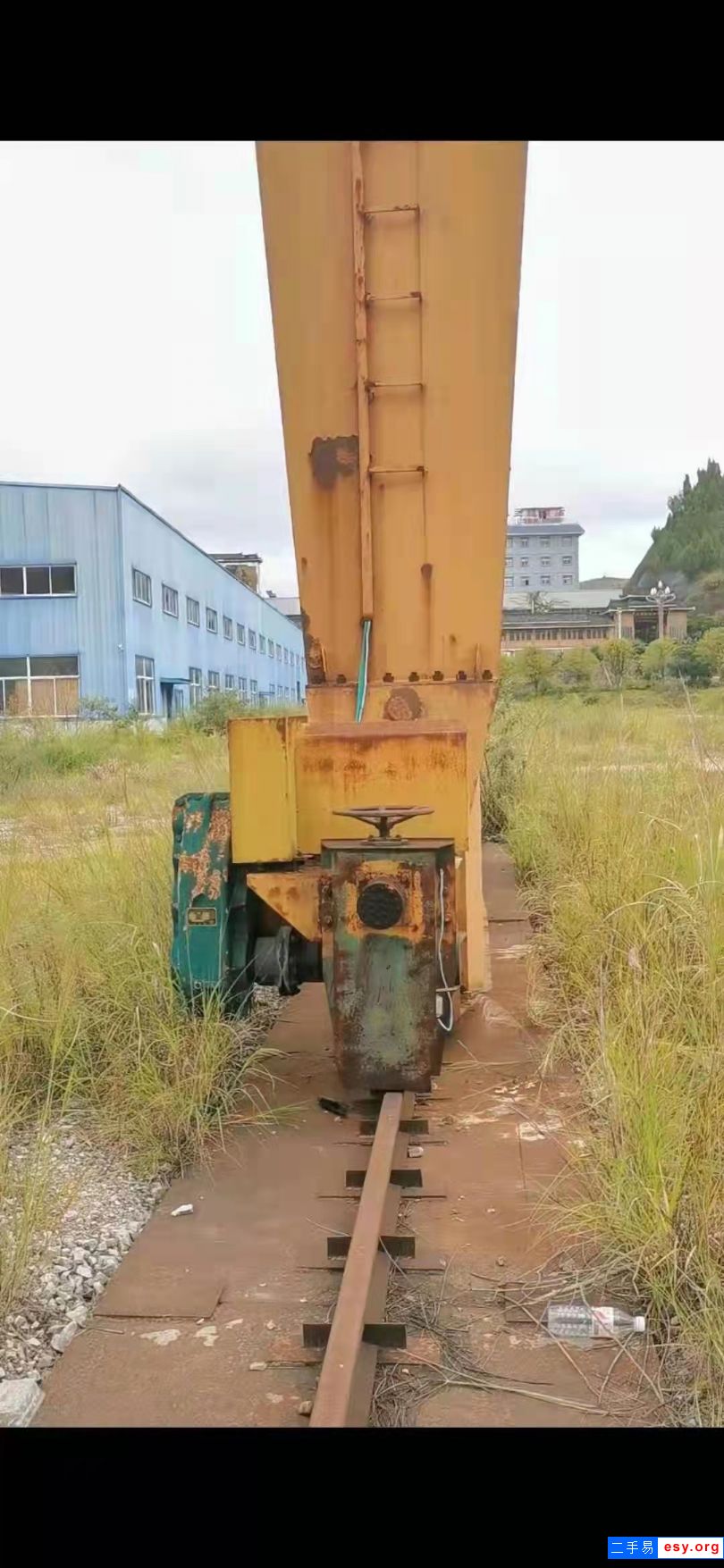 L型二手單梁10噸龍門吊，跨度36米，2臺，在位出售