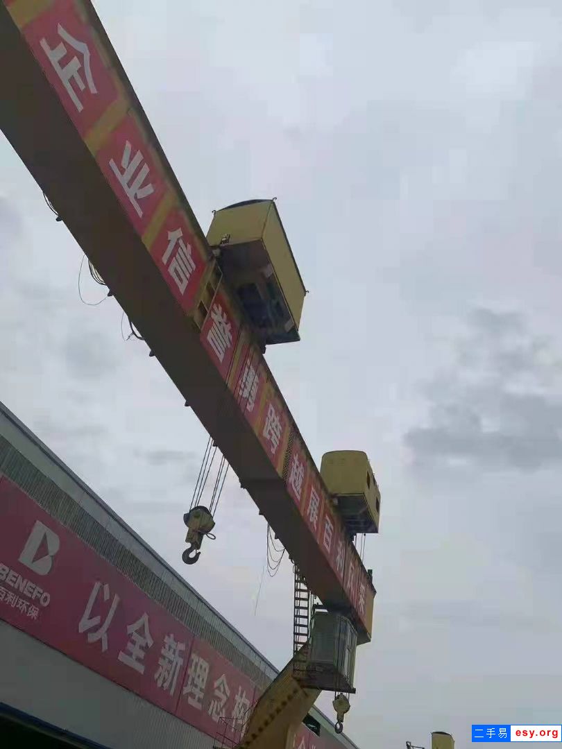 L型二手單梁10噸龍門吊,跨度35米,三臺在位出售