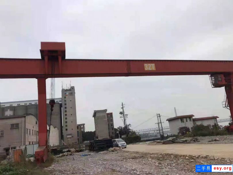 單梁二手32噸龍門吊跨度35米,在位出售