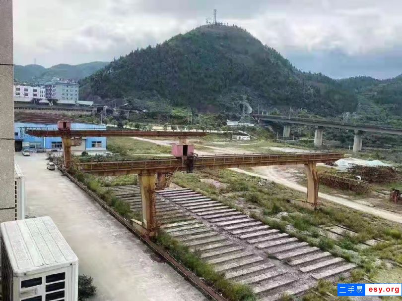 L型二手單梁10噸龍門吊，跨度36米，2臺，在位出售