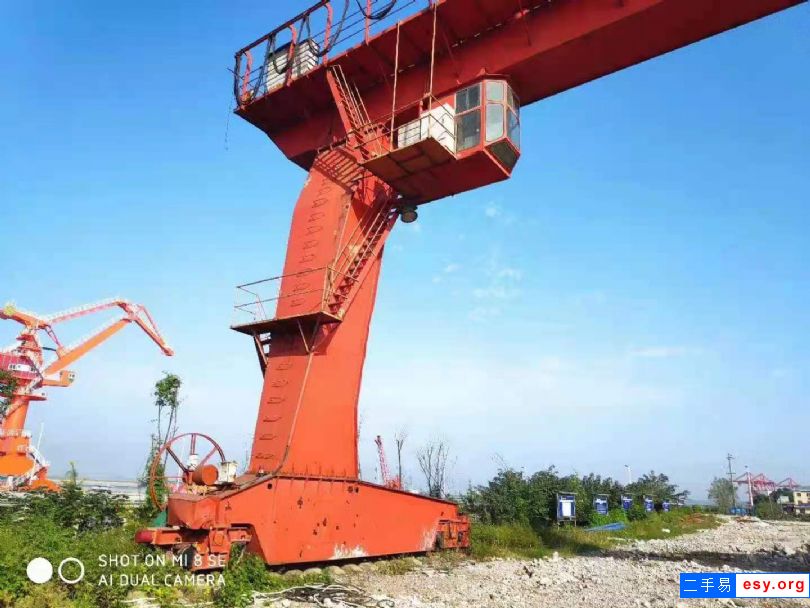 單梁二手32噸龍門吊跨度35米,在位出售