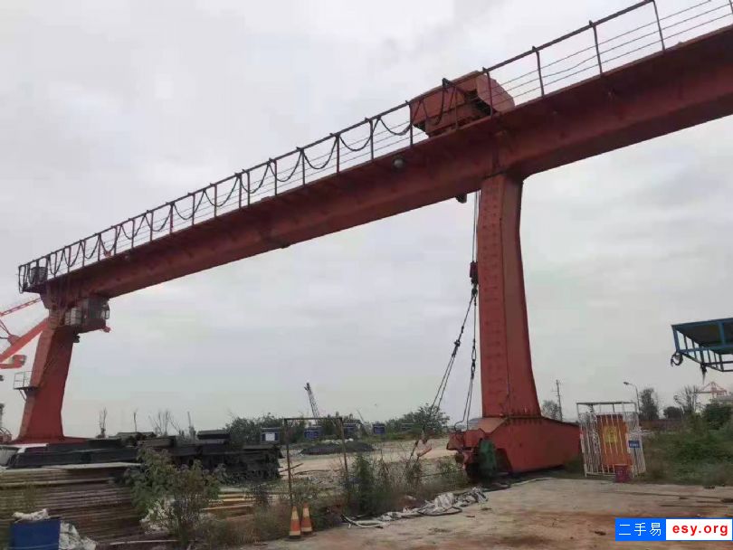 單梁二手32噸龍門吊跨度35米,在位出售