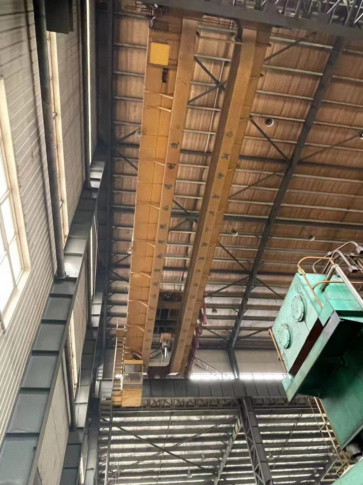 隨時(shí)拆一臺(tái)，QD型雙梁75噸二手橋式起重機(jī)，跨度28.5米