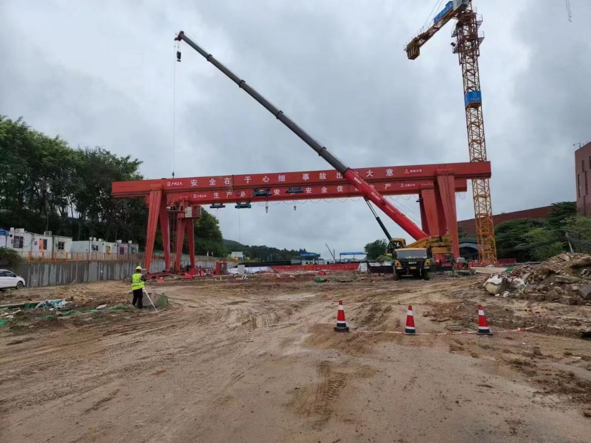 出售全包廂單梁式20/10二手龍門吊  跨度39.2米