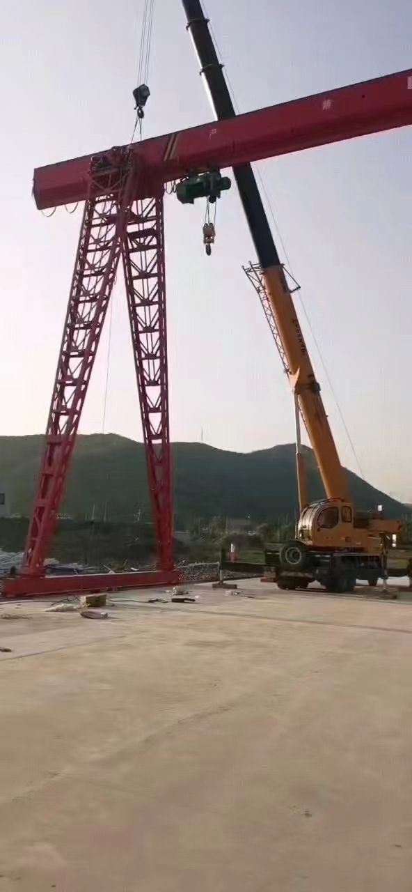 出售上包下花式二手單梁20噸龍門吊 跨度22米 兩臺