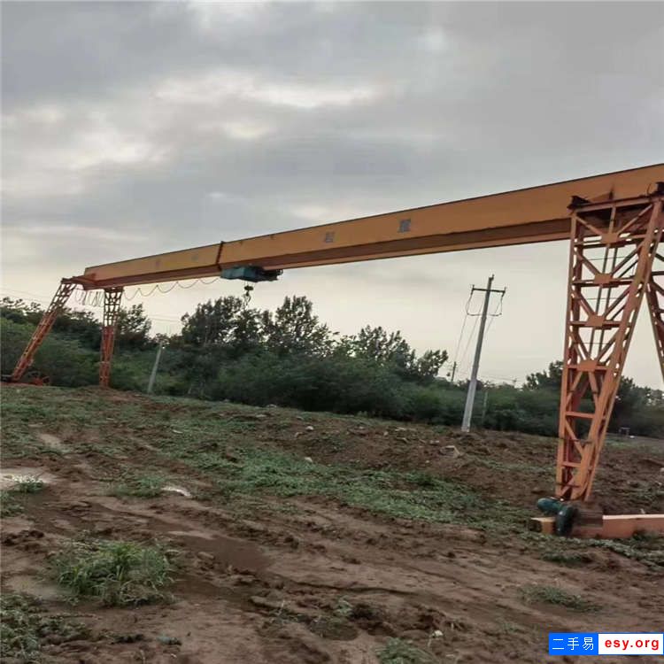 上包下花10噸二手單梁龍門吊 跨度32米
