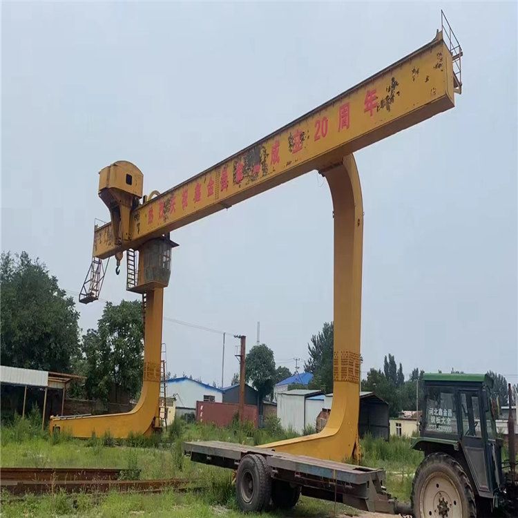 處理一臺L型單梁式32噸二手偏掛龍門吊 跨度22米在位出售