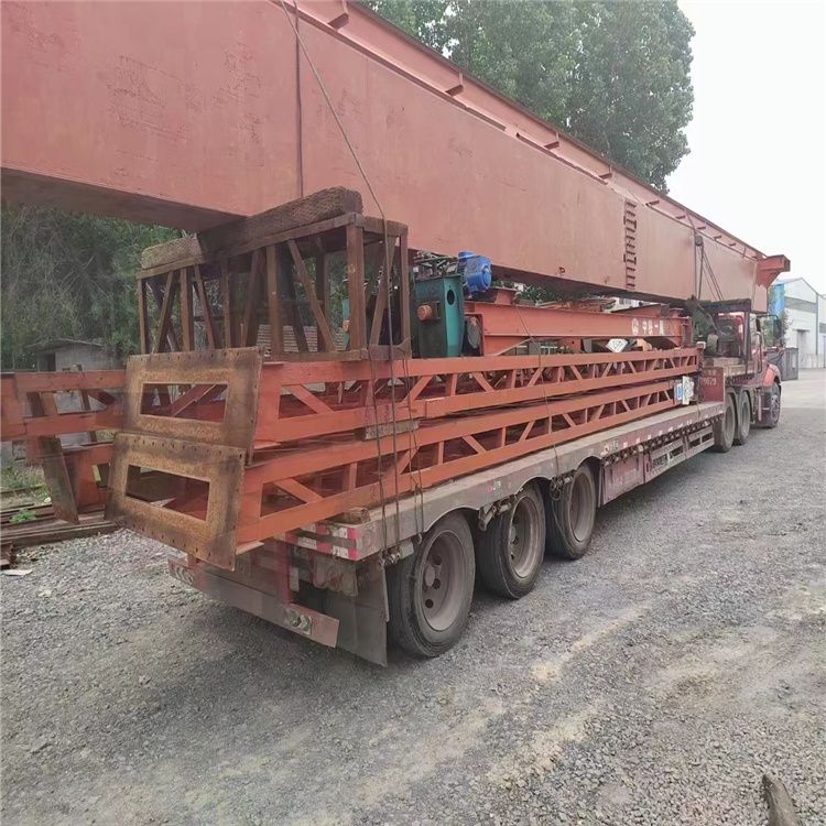 貨廠新到一臺(tái)上包下花20噸二手單梁龍門吊 跨度32米