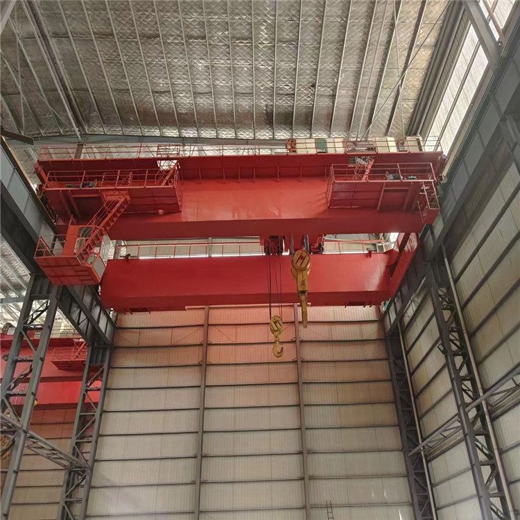 出售一臺QD型雙梁200/50噸二手橋式行車 跨度24米