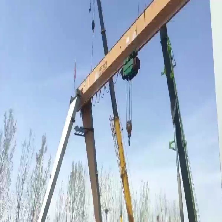 處理一臺全包廂32噸二手單梁龍門吊 跨度20米