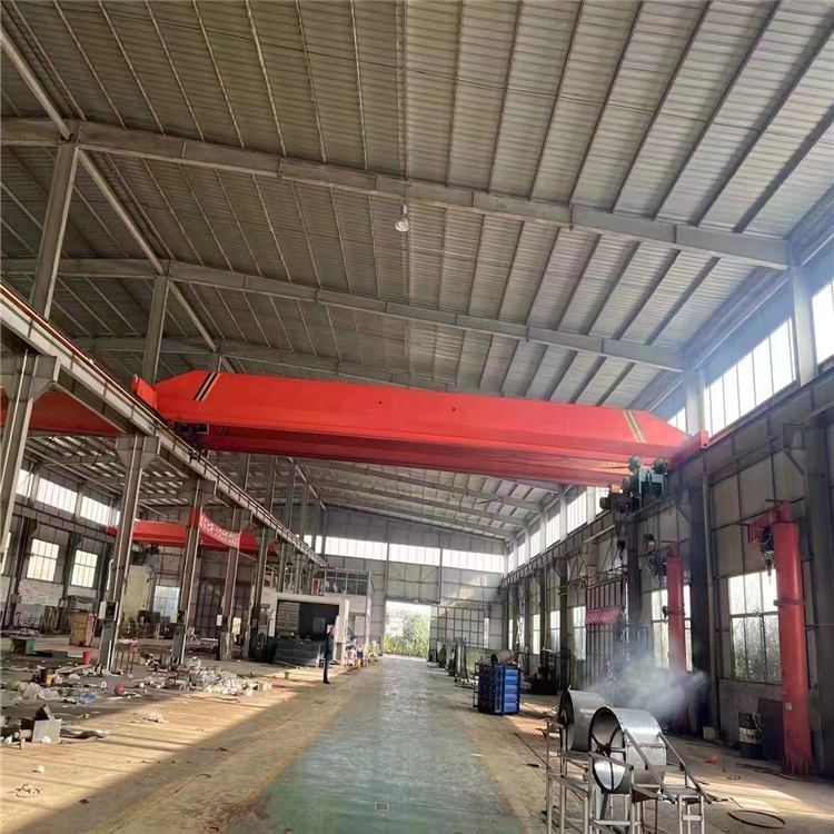 LD型單梁10噸二手橋式行車多臺(tái)處理