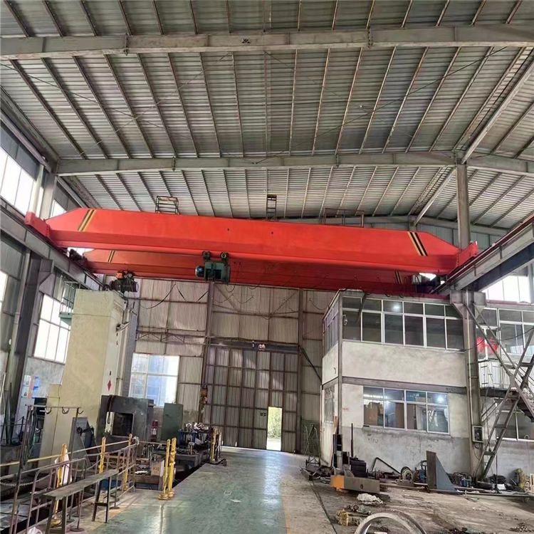 LD型單梁10噸二手橋式行車多臺(tái)處理