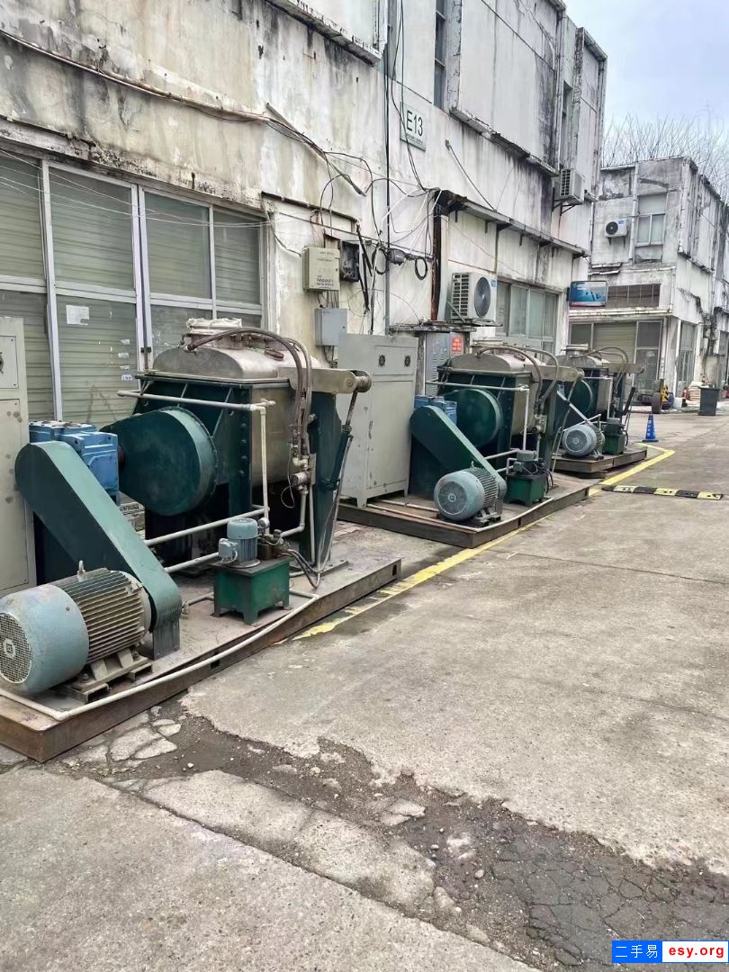 500升如皋騰飛真空螺桿出料 捏合機(jī)  7臺(tái)  雙變頻 316材質(zhì)