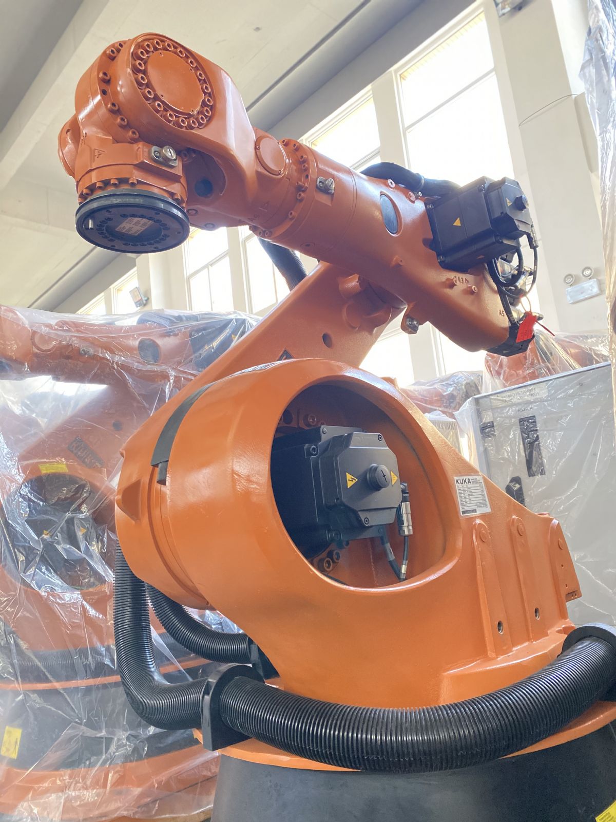 库卡KR200负载200kg搬运码垛机器人焊接上下料机器人