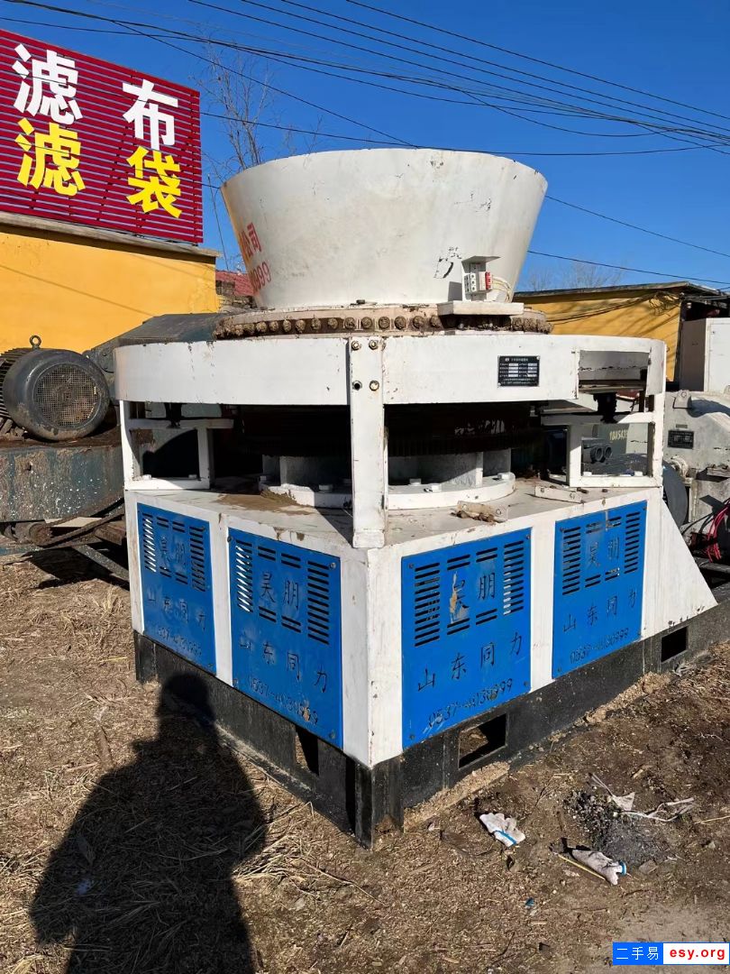 新到72孔壓塊機(jī)一臺(tái),便宜出售
