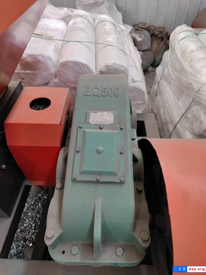 加重600型撕碎機，電機22千瓦，減速機ZQ500,刀盤厚度2公分，