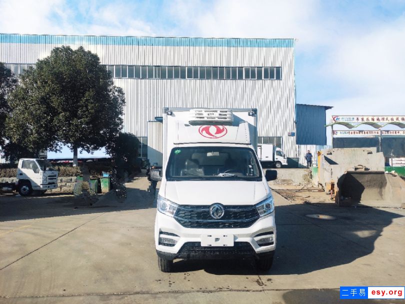 國六 東風小霸王W18冷藏車（后雙輪）