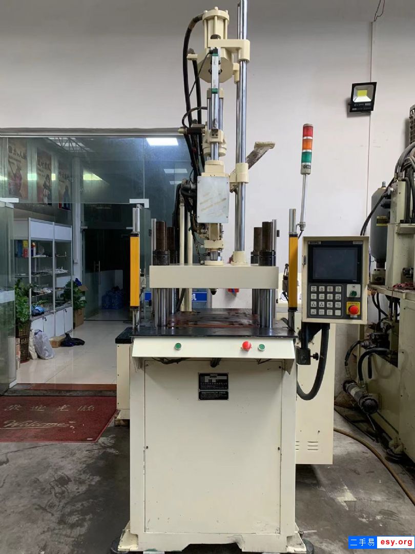 大量二手立式注塑機(jī)現(xiàn)貨供應(yīng)型號(hào)15T-250T標(biāo)準(zhǔn)機(jī) 滑板機(jī) 轉(zhuǎn)盤機(jī)