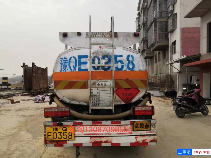 危險(xiǎn)品運(yùn)輸公司轉(zhuǎn)讓幾臺(tái)油罐車(chē)，加油車(chē)，前四后八，半掛油罐車(chē)