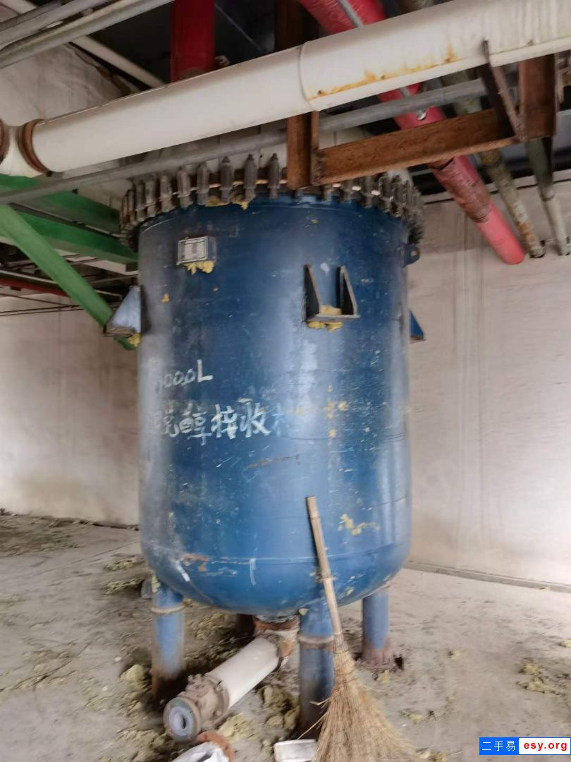 轉(zhuǎn)讓多臺9成新搪瓷儲罐