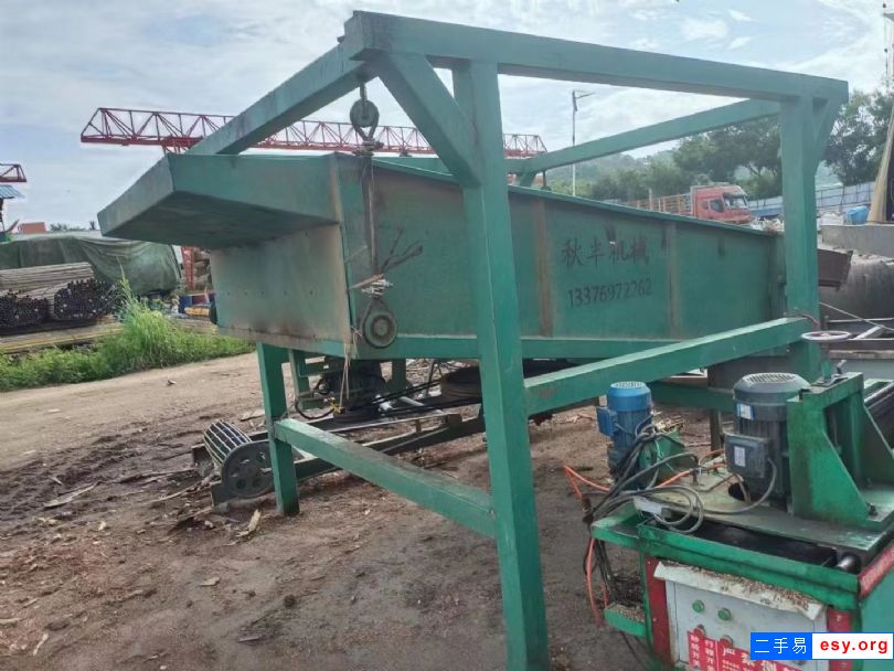處理一臺(tái)宏鑫217削片機(jī)，90千瓦電機(jī)，3片刀進(jìn)料出料配電柜