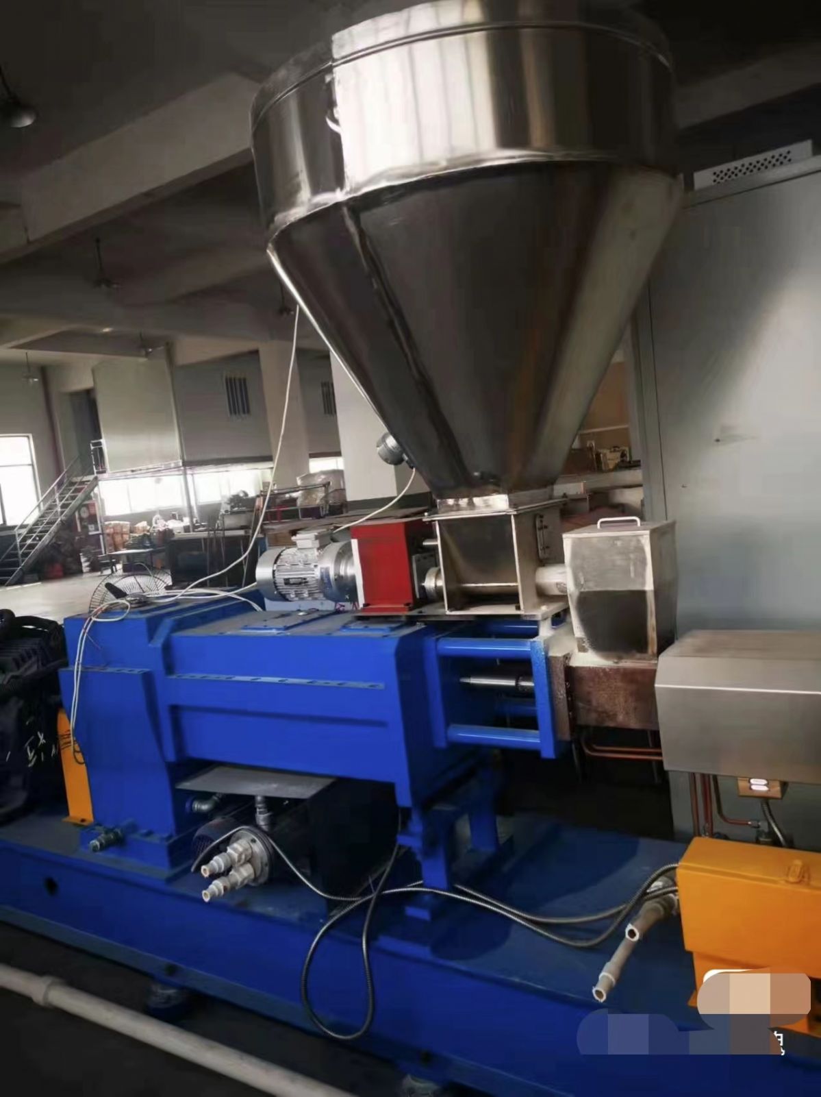 轉(zhuǎn)讓康發(fā)75D高扭雙螺桿造粒機二手塑料機