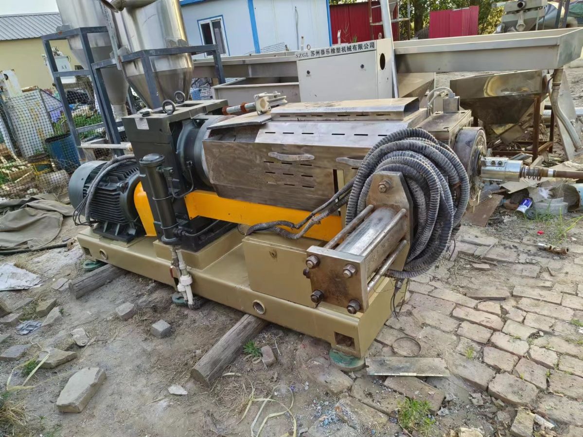 出售二手誠盟65/150雙階式電纜料造粒機(jī)