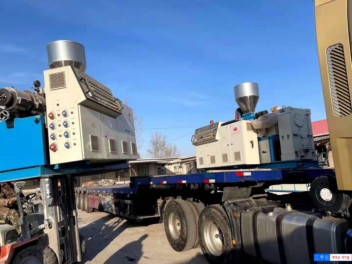 購(gòu)置出售二手上海金湖65錐形雙螺桿型材擠出機(jī)