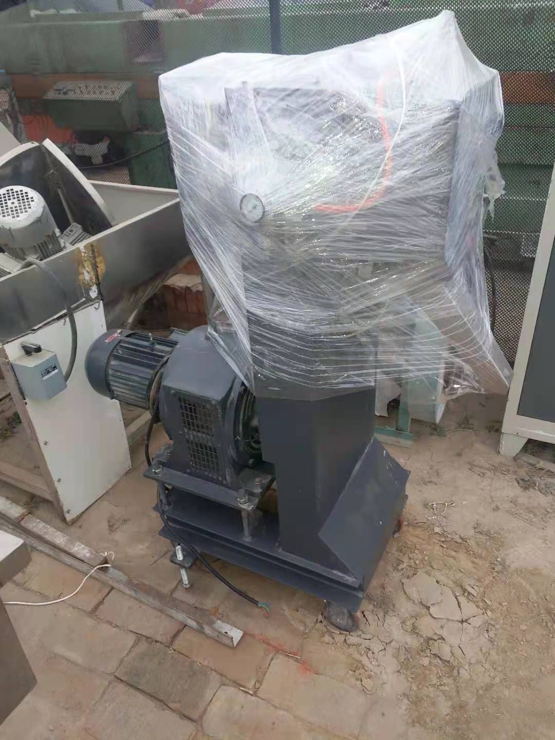 南京聚力化工35平行雙螺桿造粒機(jī)