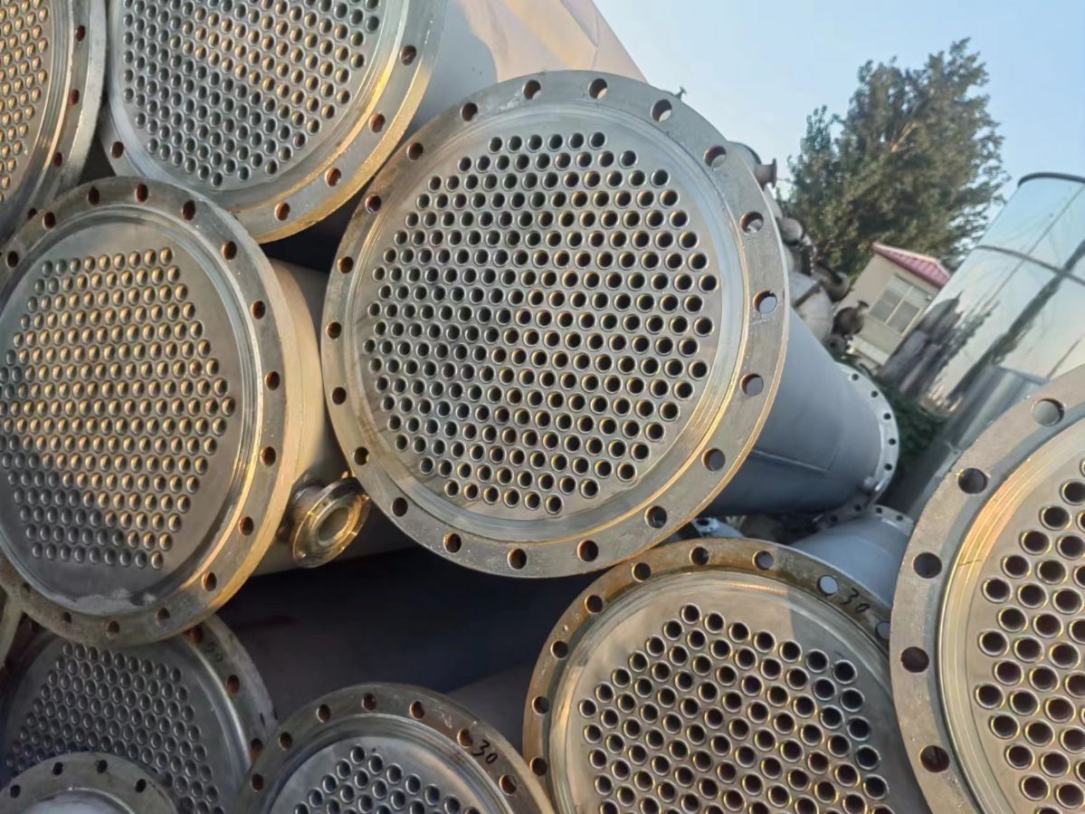 轉(zhuǎn)讓二手鈦材冷凝器 二手不銹鋼冷凝器 5-500平方列管傳熱設(shè)備