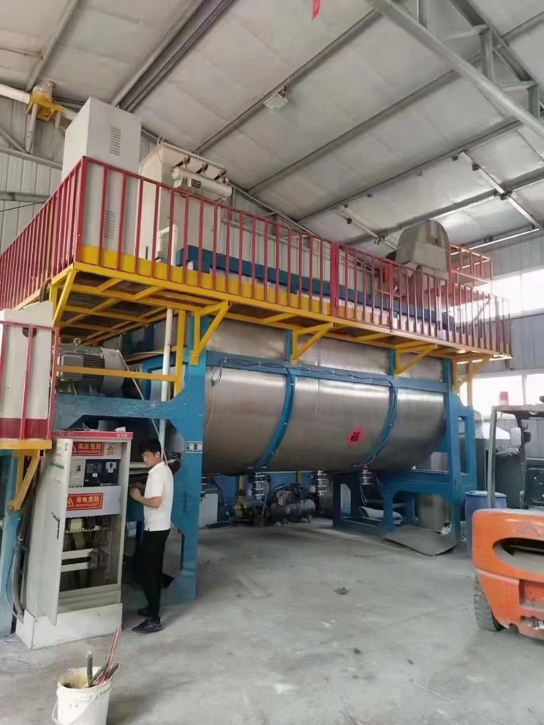 轉(zhuǎn)讓二手家禽飼料用臥式螺帶混合機(jī) 化工制藥食品二維混合機(jī) 二手混合機(jī)