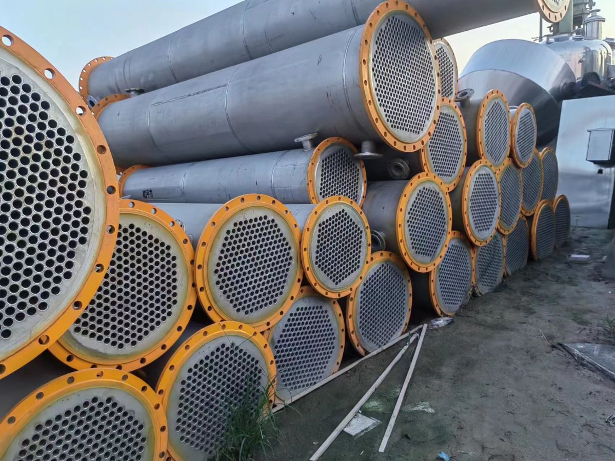 低價出售二手化工冷凝器 二手不銹鋼列管化工冷凝器設(shè)備