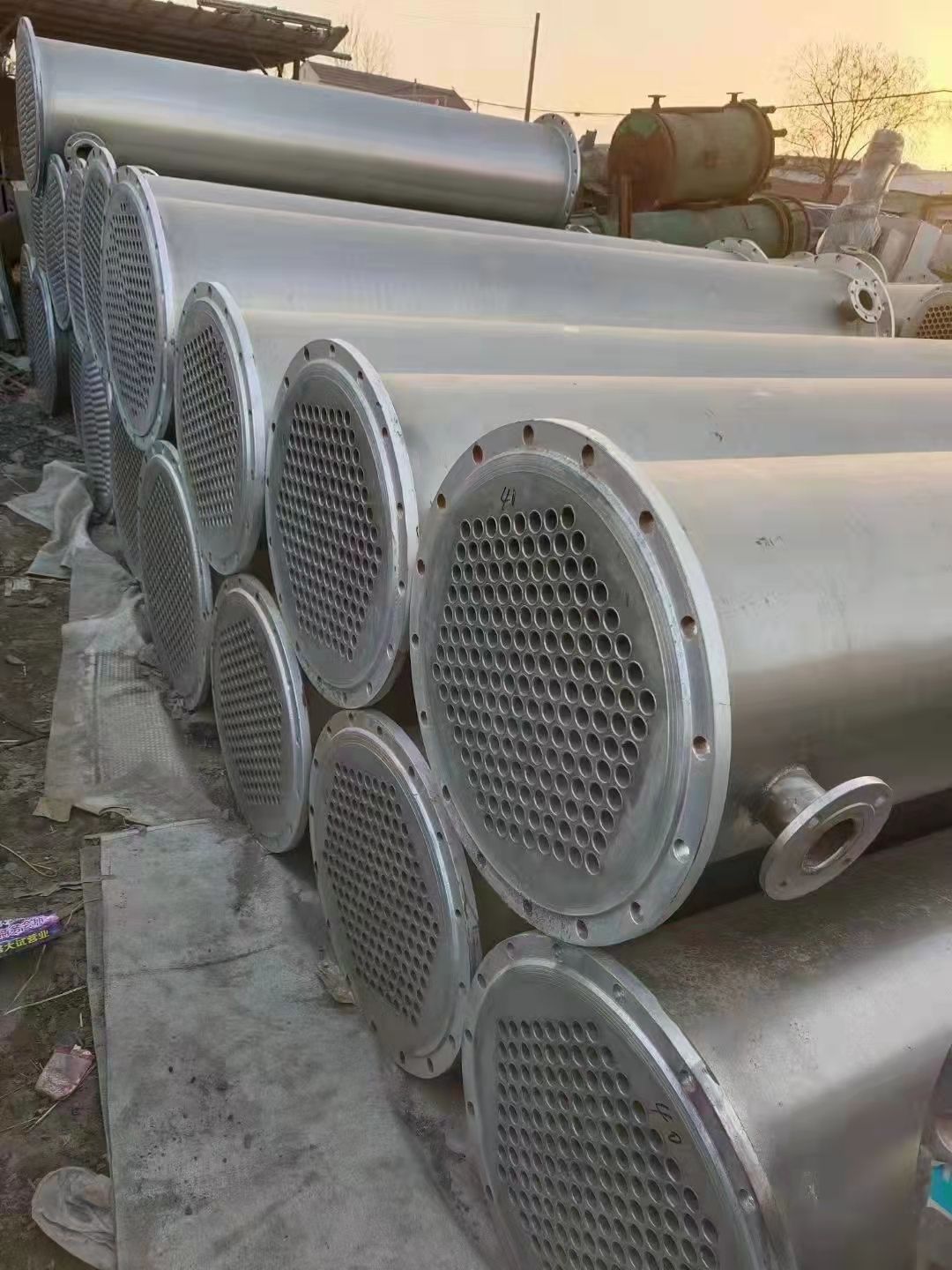 出售二手304材質(zhì)不銹鋼翅片式冷凝器 二手25平方鈦材列管冷凝器