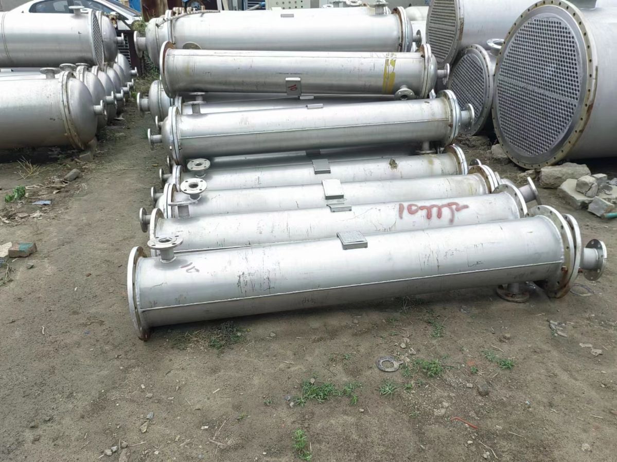 不銹鋼列管式冷凝器、列管式高壓換熱器、20平方不銹鋼冷凝器廠家可定做