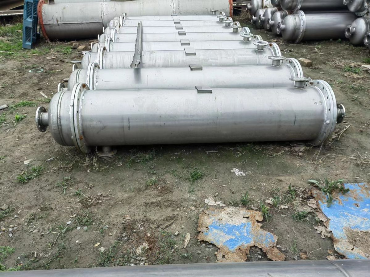 不銹鋼列管式冷凝器、列管式高壓換熱器、20平方不銹鋼冷凝器廠家可定做