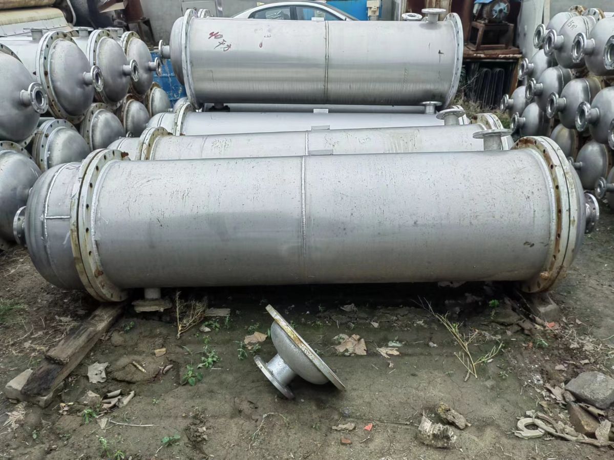 不銹鋼列管式冷凝器、列管式高壓換熱器、20平方不銹鋼冷凝器廠家可定做