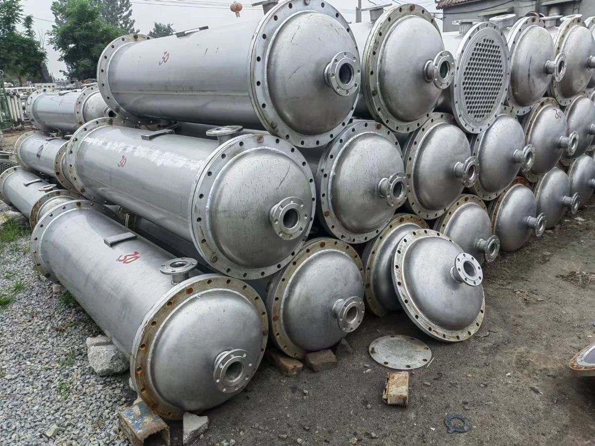 不銹鋼列管式冷凝器、列管式高壓換熱器、20平方不銹鋼冷凝器廠家可定做