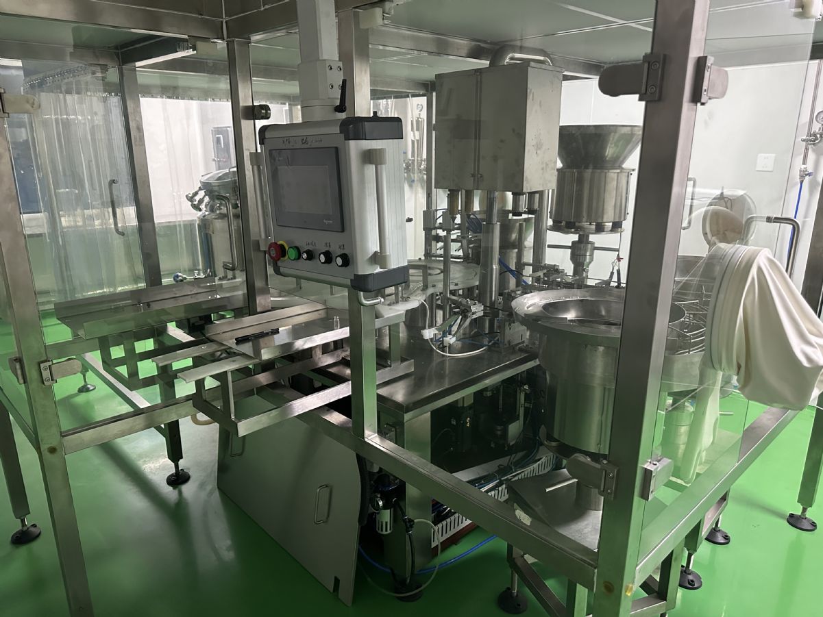 轉(zhuǎn)讓6成新二手噴霧劑灌軋機(jī)型號(hào)：YGS2
