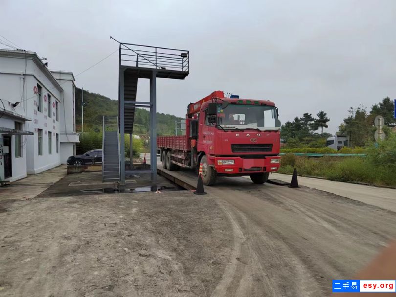 轉(zhuǎn)讓8成新隨車(chē)吊一臺(tái)