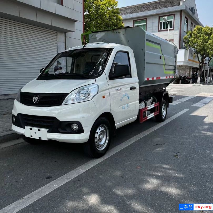 轉(zhuǎn)讓福田5立方垃圾車 藍(lán)牌可提檔 雙排輕便好開(kāi) 程力上裝