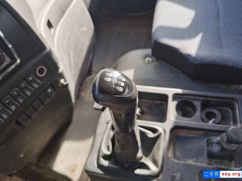轉(zhuǎn)讓二手12方霧炮灑水車，國六，柴油18馬力發(fā)電機(jī)組，價(jià)格不高