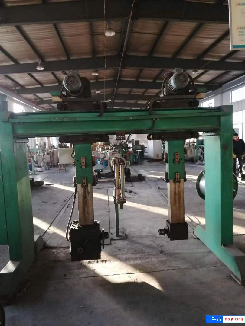 擠壓機(jī)   工廠轉(zhuǎn)讓自用300銅擠壓機(jī)，630/800鐵盤。