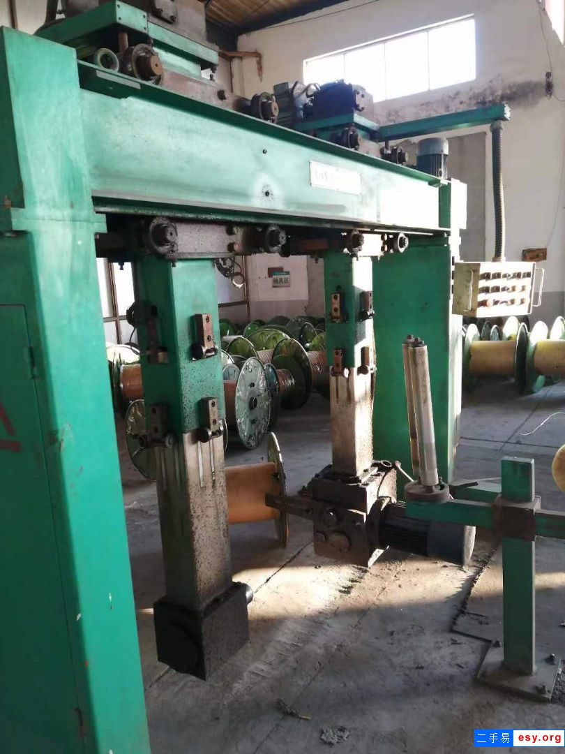 擠壓機(jī)   工廠轉(zhuǎn)讓自用300銅擠壓機(jī)，630/800鐵盤。