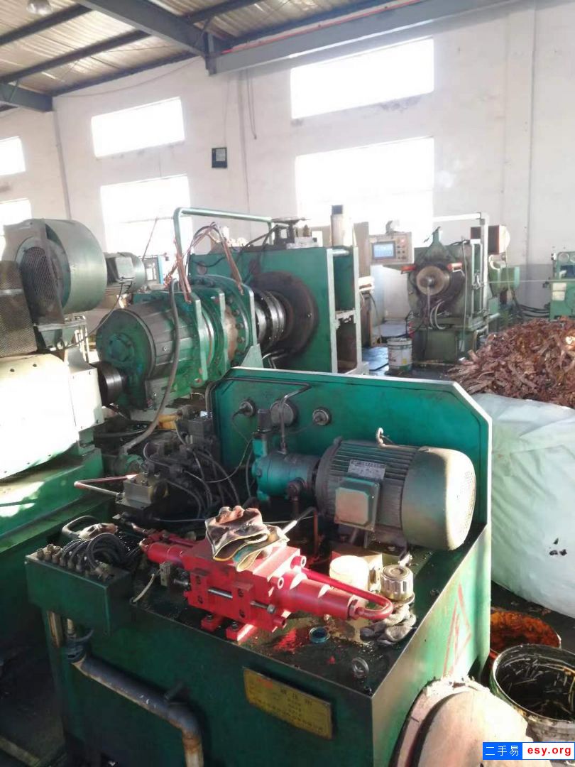 擠壓機(jī)   工廠轉(zhuǎn)讓自用300銅擠壓機(jī)，630/800鐵盤。