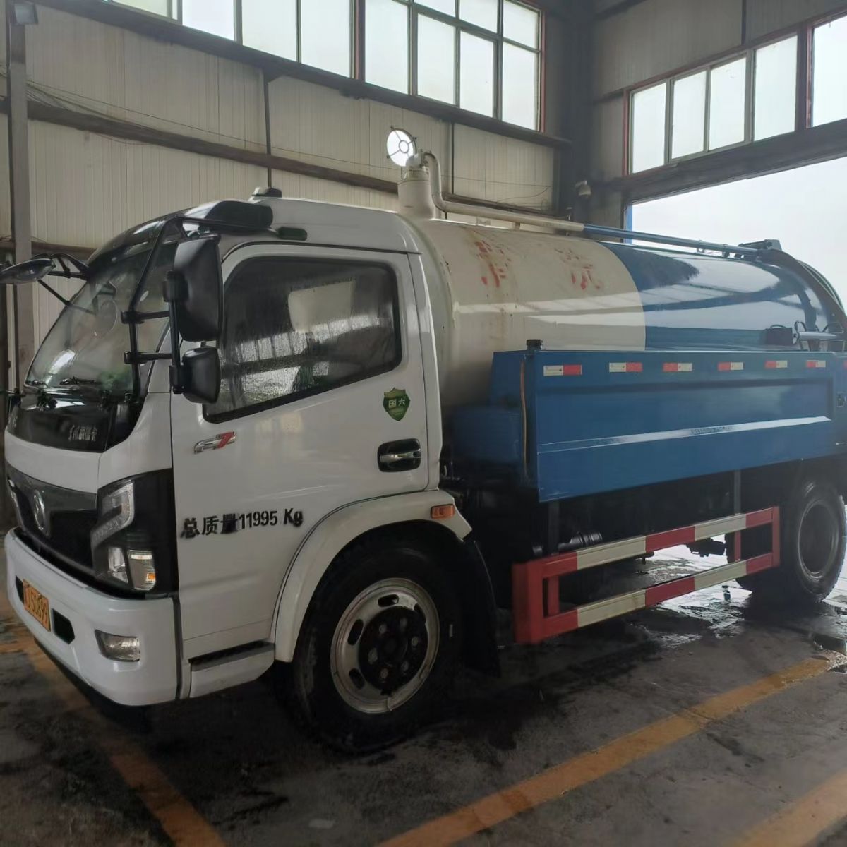 轉(zhuǎn)讓8.5成新二手清洗吸污車(chē)一臺(tái)！