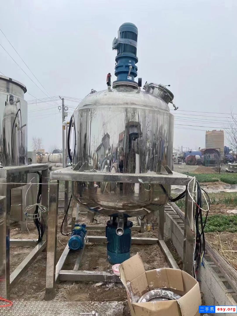 轉(zhuǎn)讓九成新電加熱乳化機(jī)