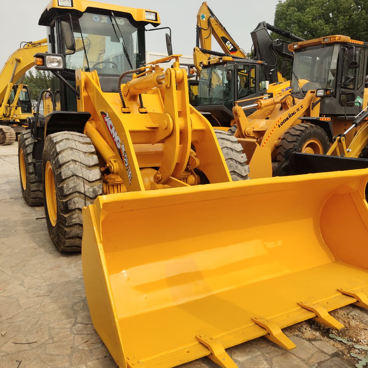XCMG原裝中國(guó)品牌3噸裝載機(jī)舊30鏟車(chē)出口
