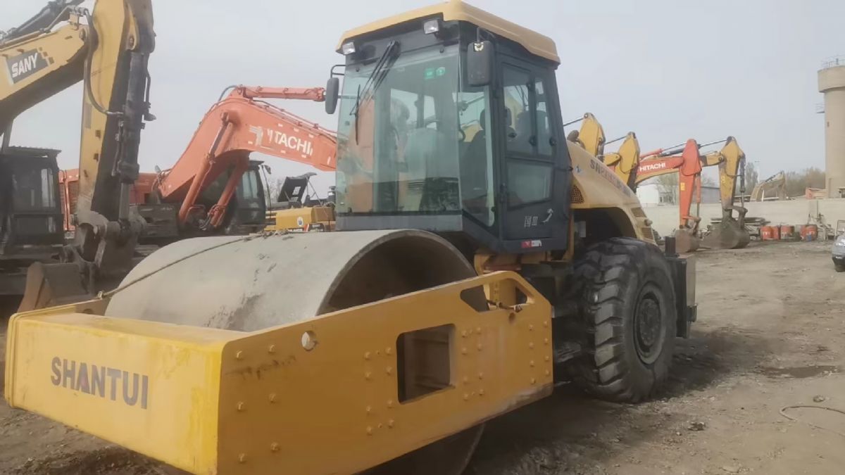 二手壓路機(jī)修高速高鐵適用好車！二手26噸壓路機(jī)，山推大噸位全液壓壓路機(jī)