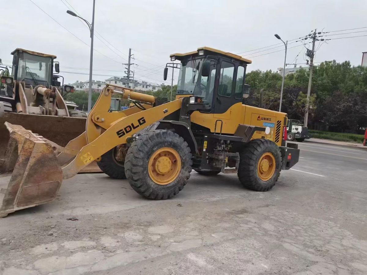 分秒必爭(zhēng)！二手30鏟車臨工933裝載機(jī)新款