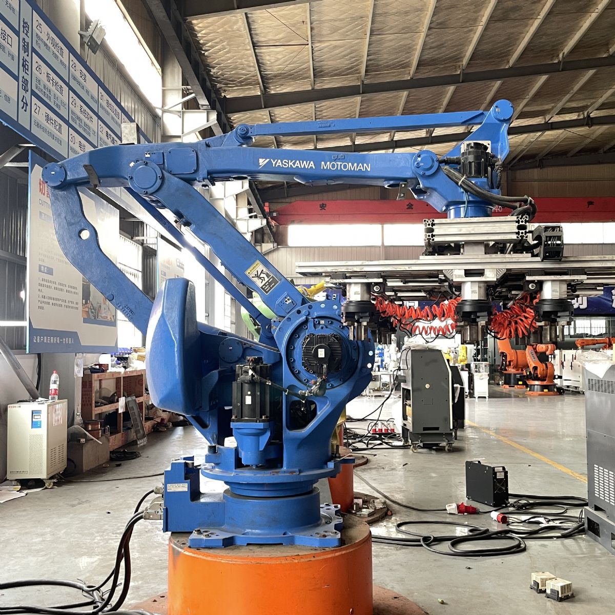 安川機(jī)器人MPL300 四軸碼垛機(jī)器人 負(fù)載300kg臂展3159mm